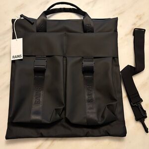 RAINS Field Tote - NWT- black